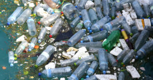 penyebab tidak maksimalnya pengumpulan plastik