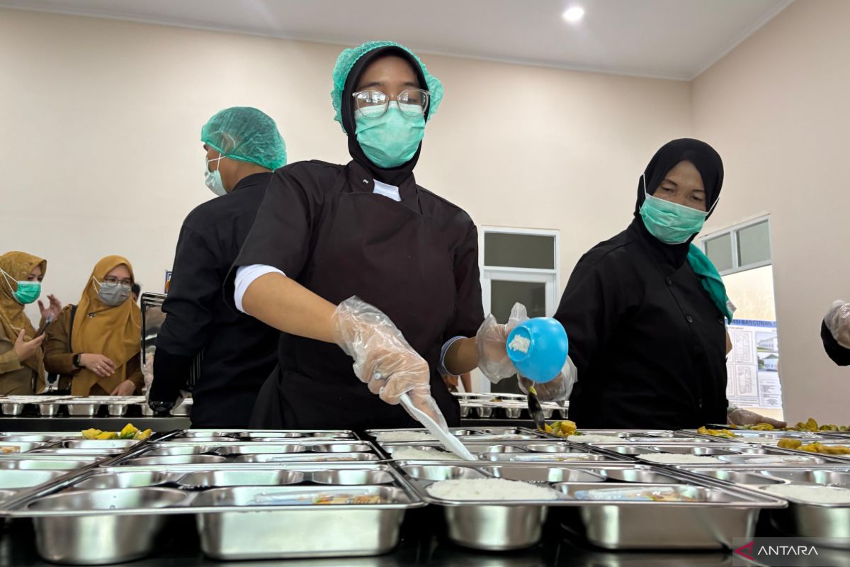 Panduan Praktis Pengelolaan Dapur Makan Massal Gratis