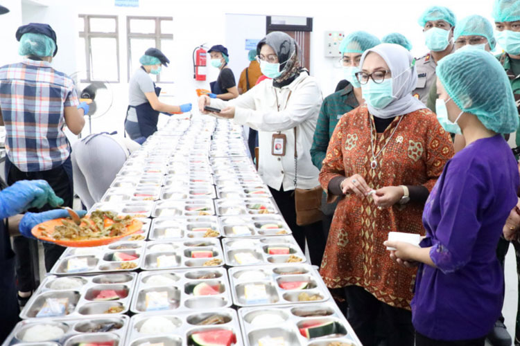 Manajemen tenaga relawan dapur gratis