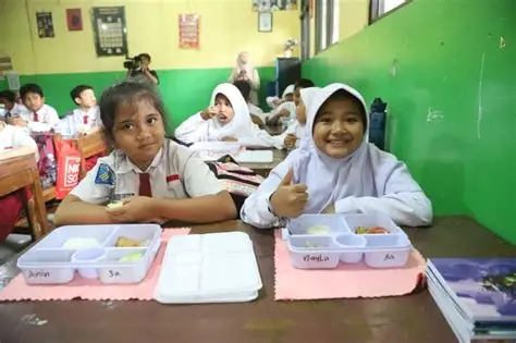 Monitoring kepatuhan standar gizi